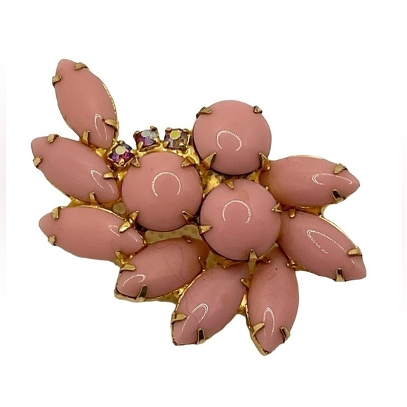 1960’s Brooch Pink With Rhinestone on Gold - Picture 1 of 4
